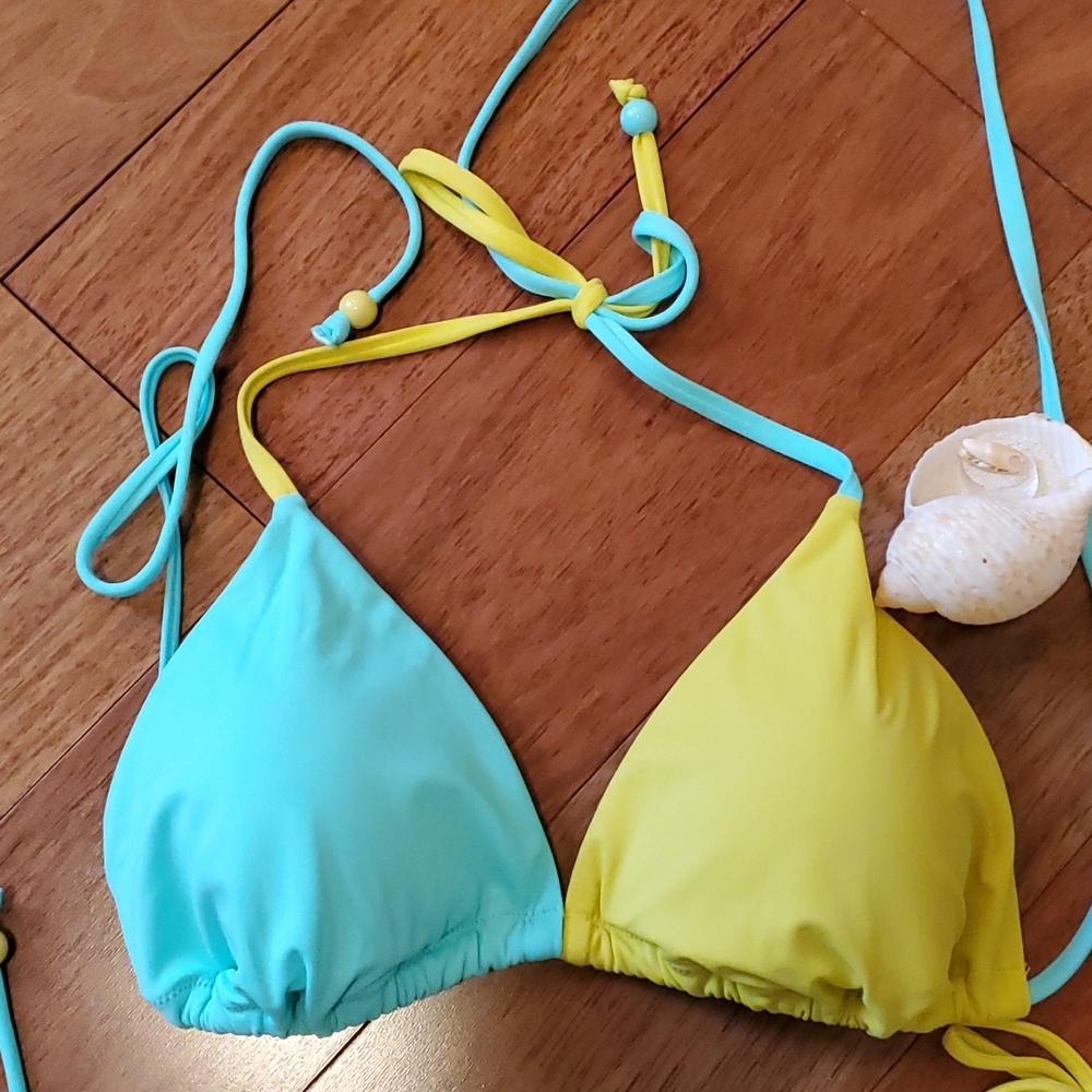 Bikini - Picture 4 of 4